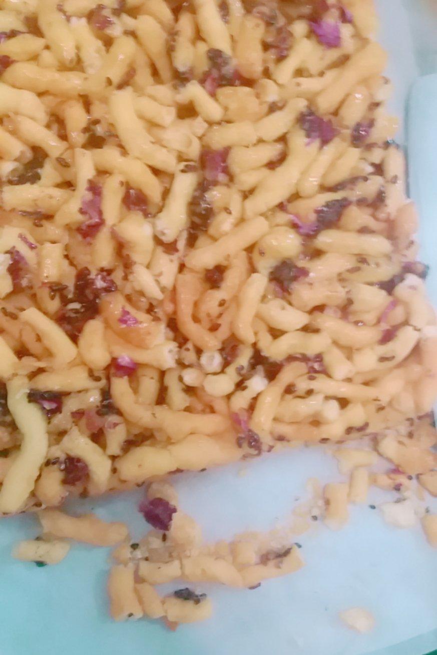 玫瑰花瓣萨其马