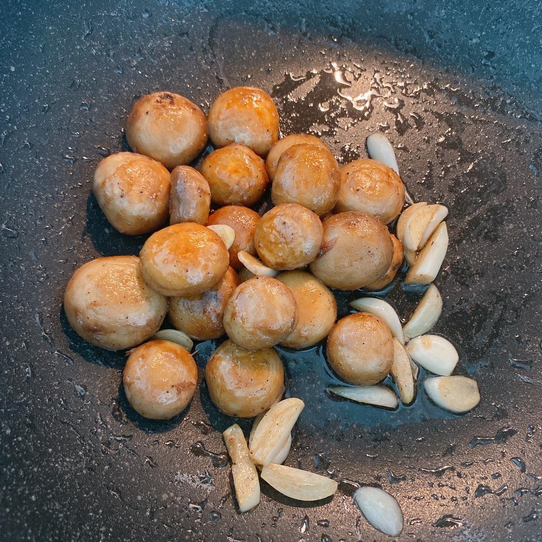 蒜香黄油口蘑