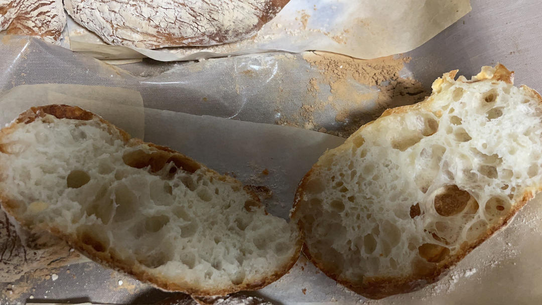 恰巴塔面包  Ciabatta