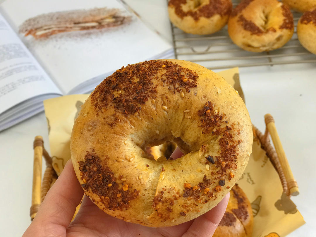 很好吃麻辣榨菜贝果