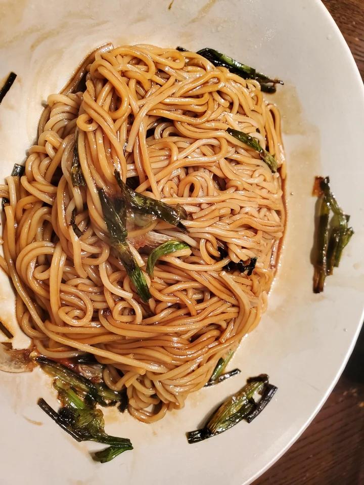 葱油拌面Spring Onion Noodles