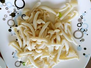 【鎏釜】海鲜菇炒油菜的做法 步骤1
