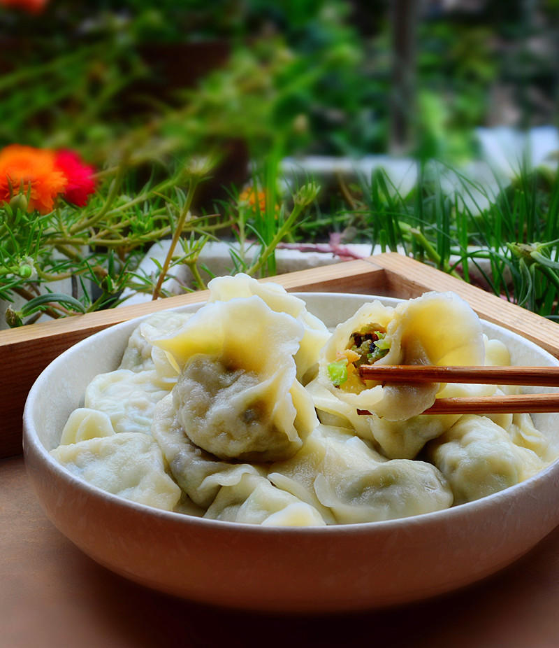 饺子 芹菜木耳猪肉鲜虾水饺 下山虎虎做的芹菜木耳猪肉鲜虾水饺#午餐