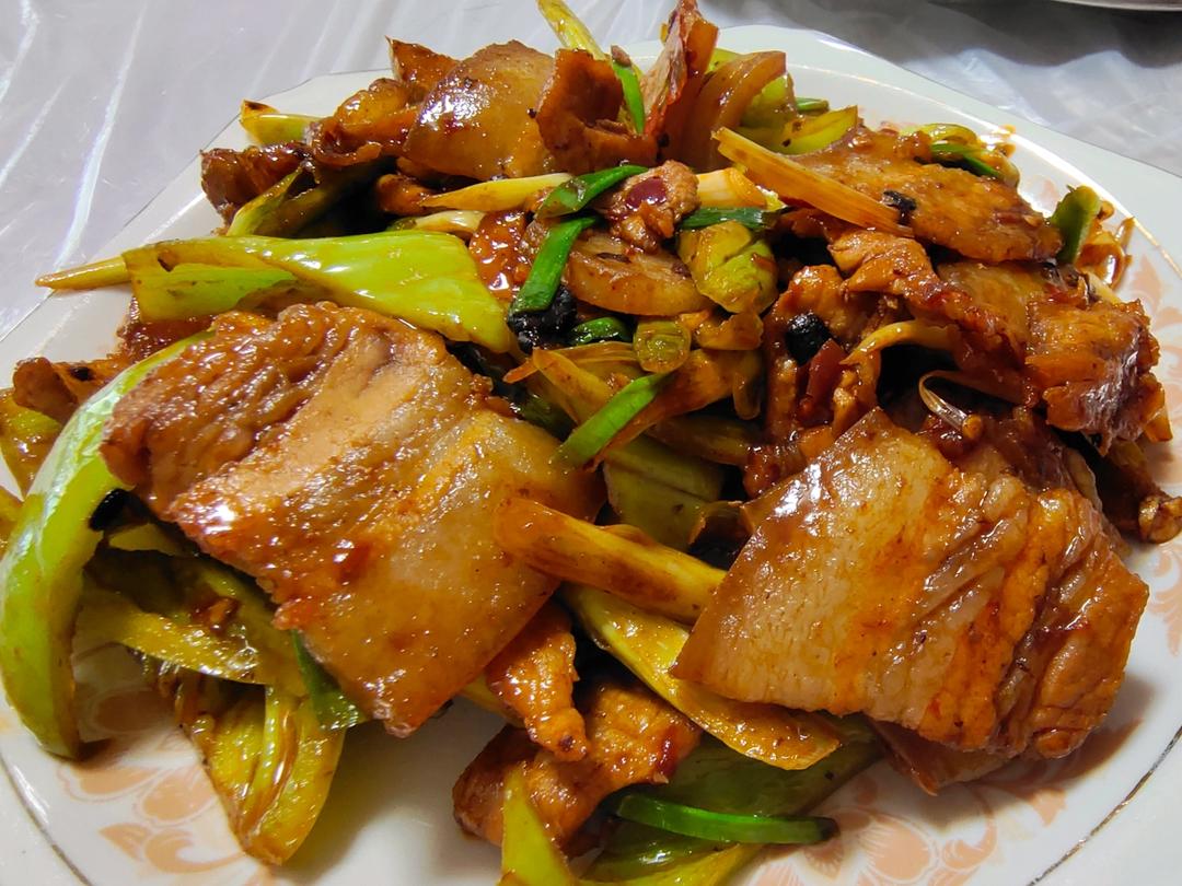 厨师长教你：“回锅肉”的正宗做法，先收藏