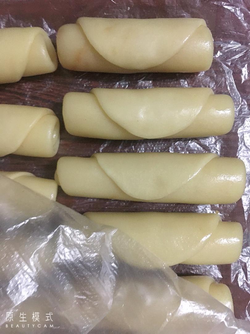 蛋黄酥（新手必做超详细方子）酥到掉渣渣