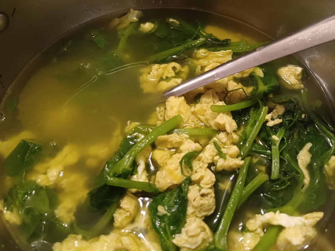 豌豆尖鸡蛋汤