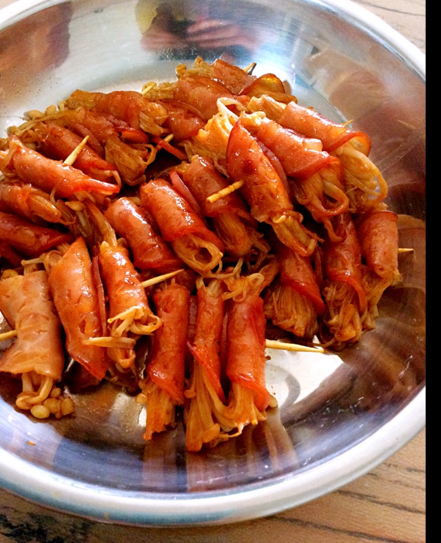 酱烤金针菇培根卷