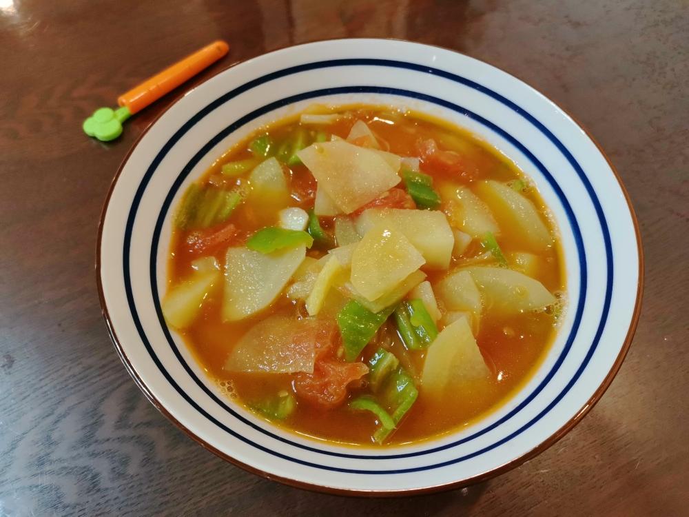 西红柿炒土豆片（多吃两碗饭）的做法