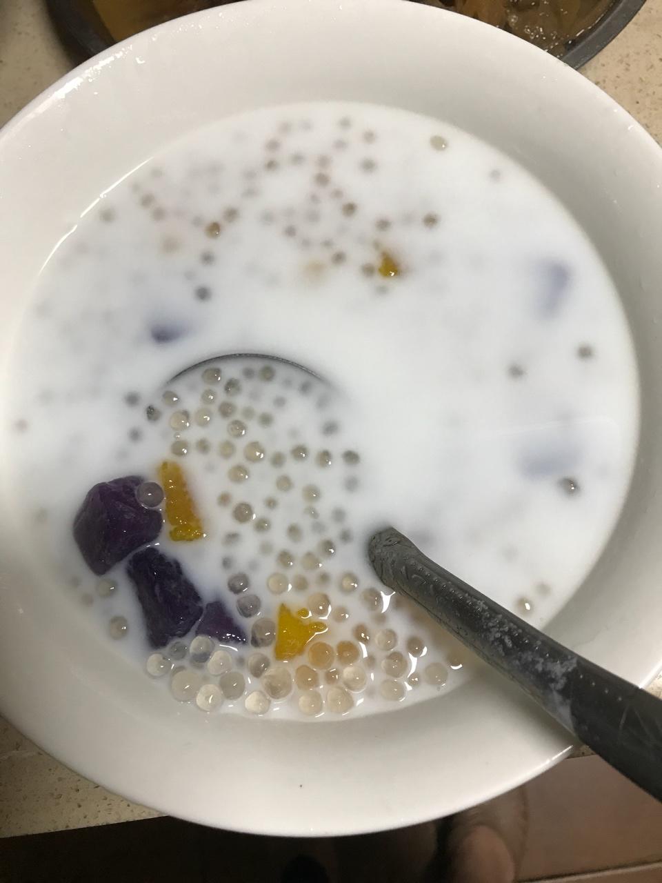 芋圆芒果椰汁西米露