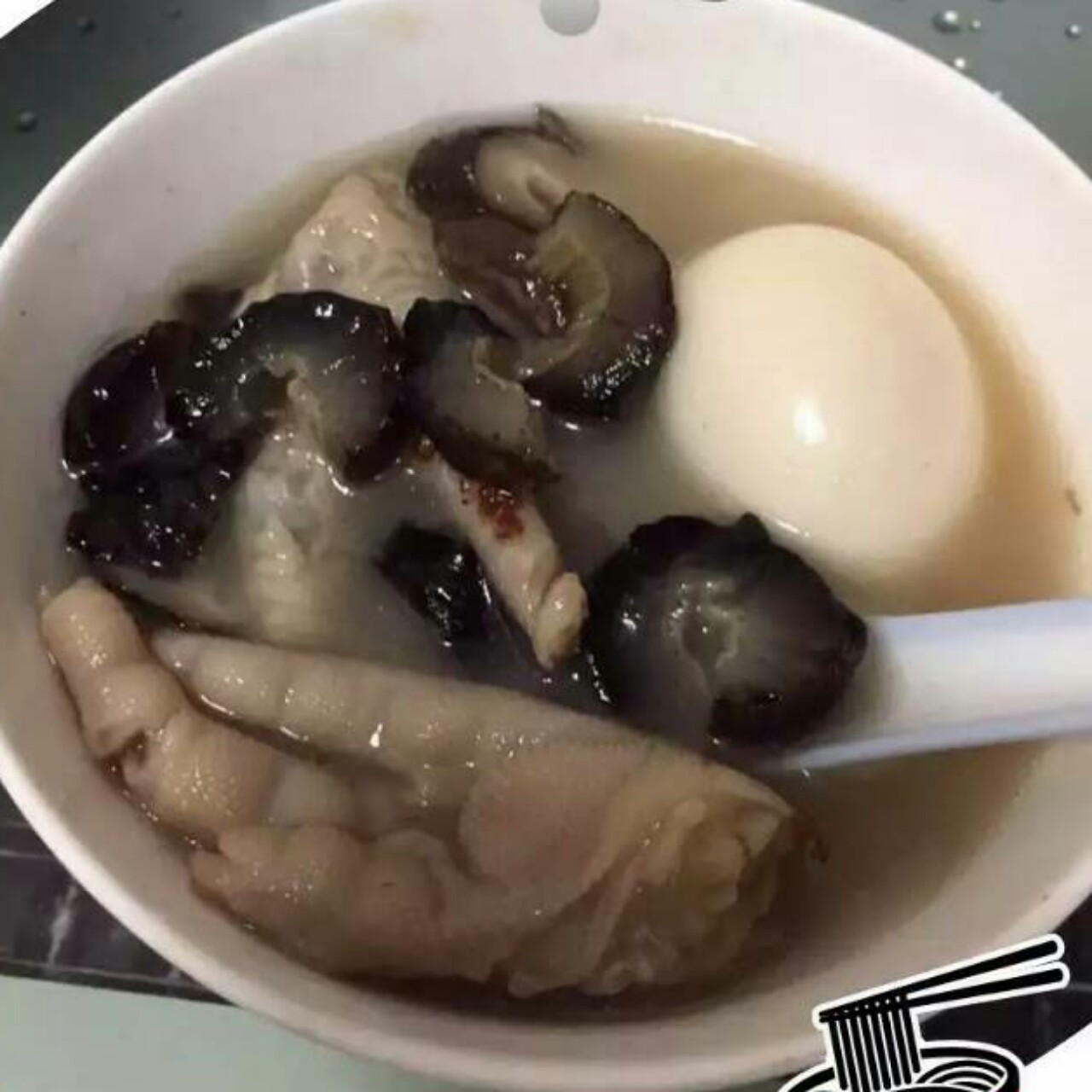 海参花胶乌鸡汤
