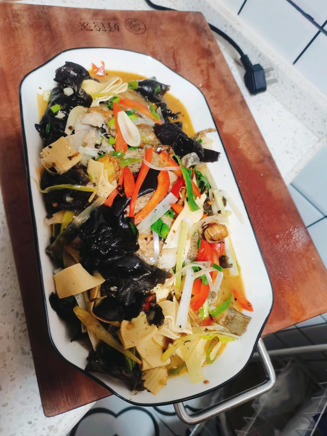 微波炉京葱小木耳盐烧鲈鱼（ref.萧潇）