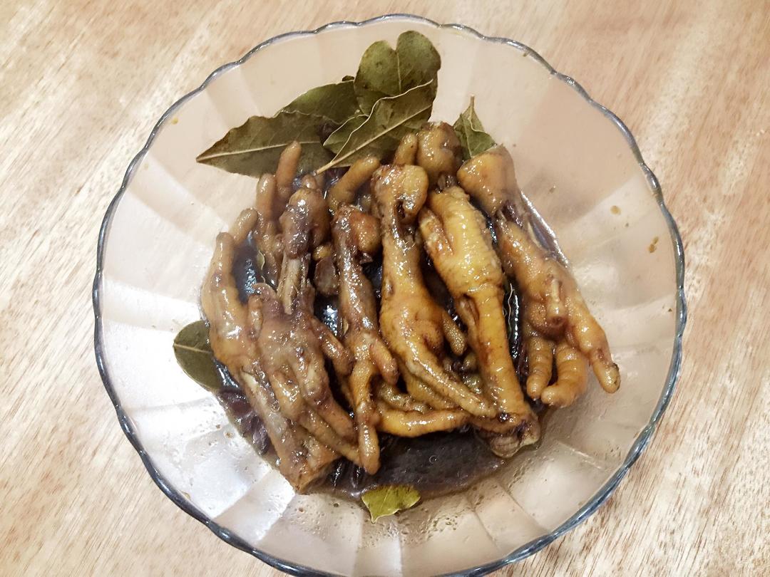 冰糖鸡爪的做法