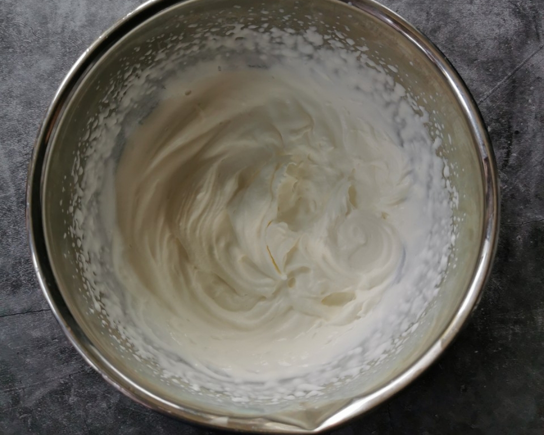 奥利奥咸奶油可可蛋糕卷的做法 步骤20