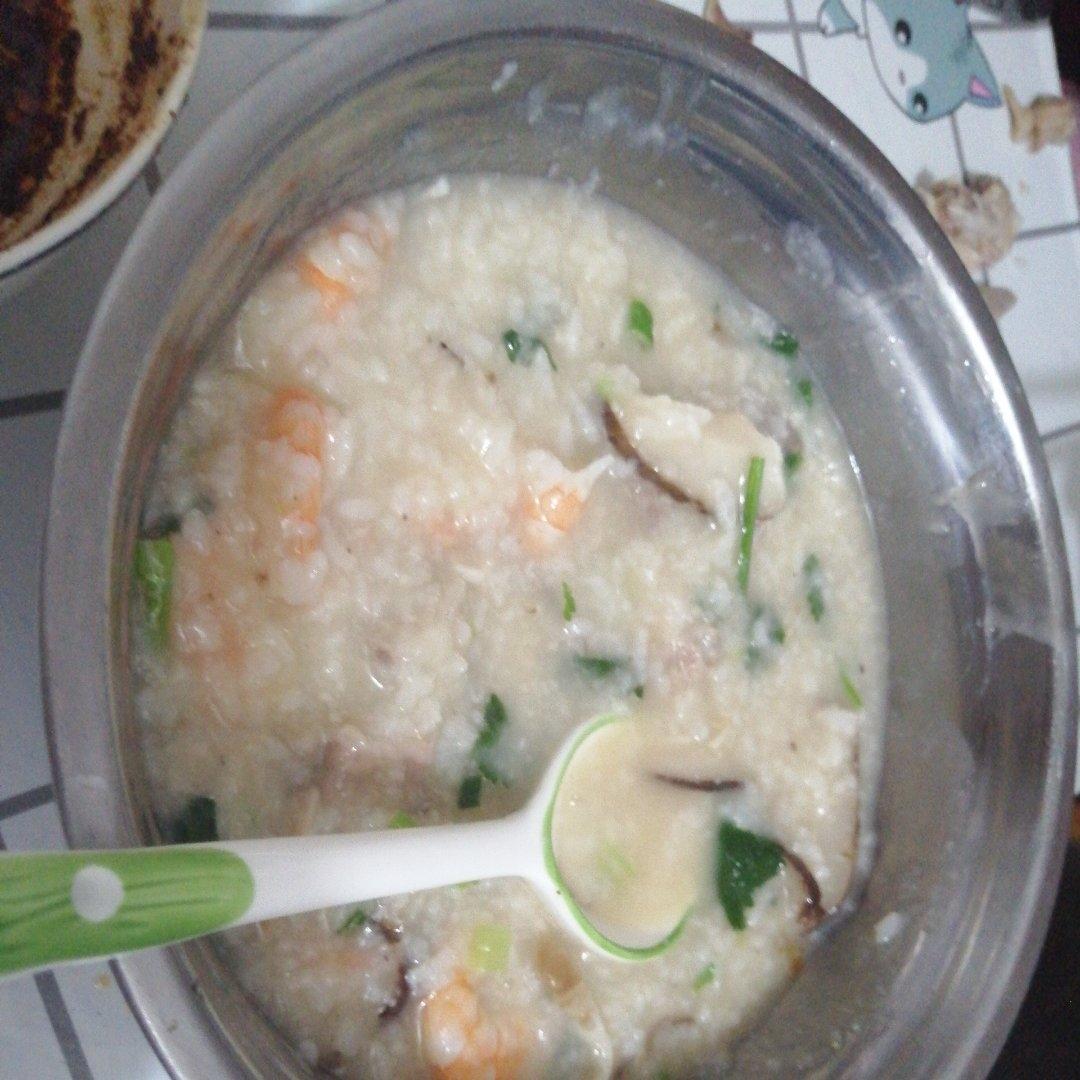 潮汕砂锅粥之排骨鲜虾粥