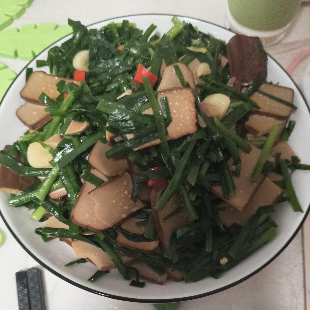 鸡蛋干炒韭菜