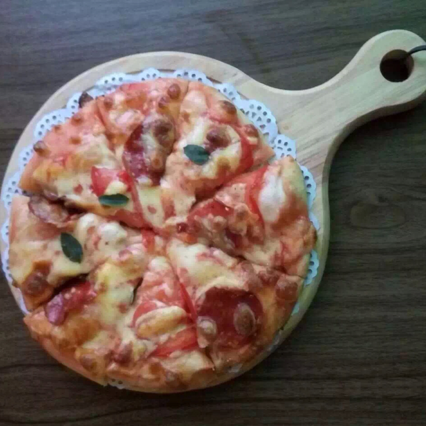 萨拉米薄底披萨 Salami Pizza
