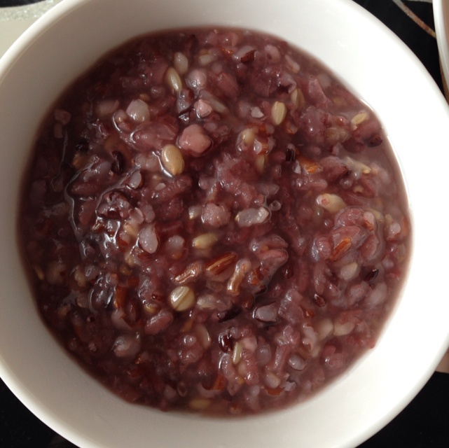 メ提笔抒写你给的想念做的红豆燕麦粥