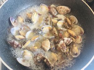 白酒蛤蜊意粉的做法 步骤5