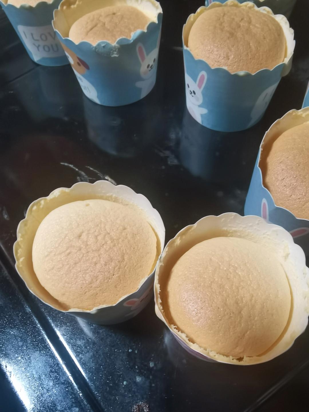 纸杯蛋糕，绝对不塌不裂，百分百成功四段式烘烤方法，不私藏无保留