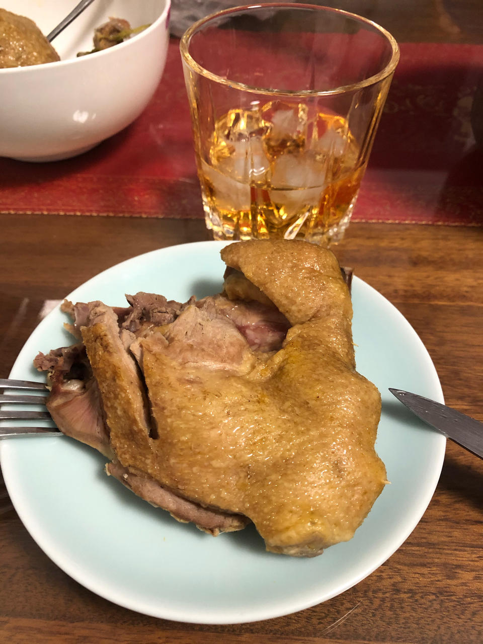 盐水鸭，不焯水，仅需一个小妙招，一只鸭腿足够有滋有味