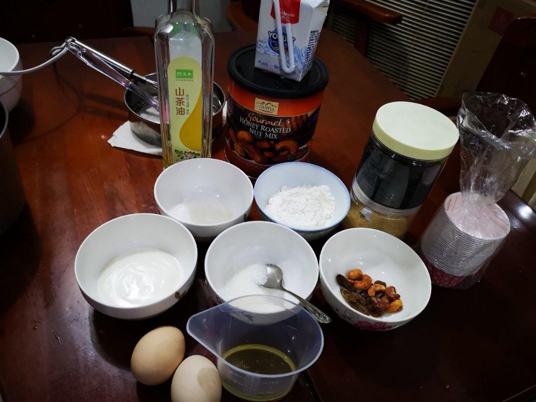 戚风杯子蛋糕^_^不开裂不回缩喔～