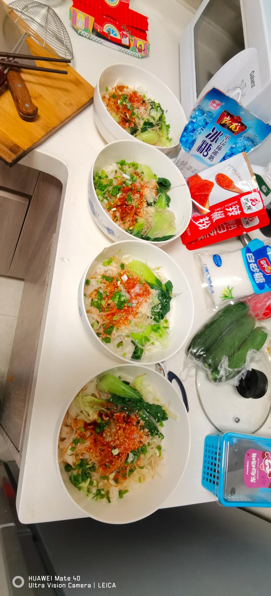 十分钟就能吃上的超简单油泼面