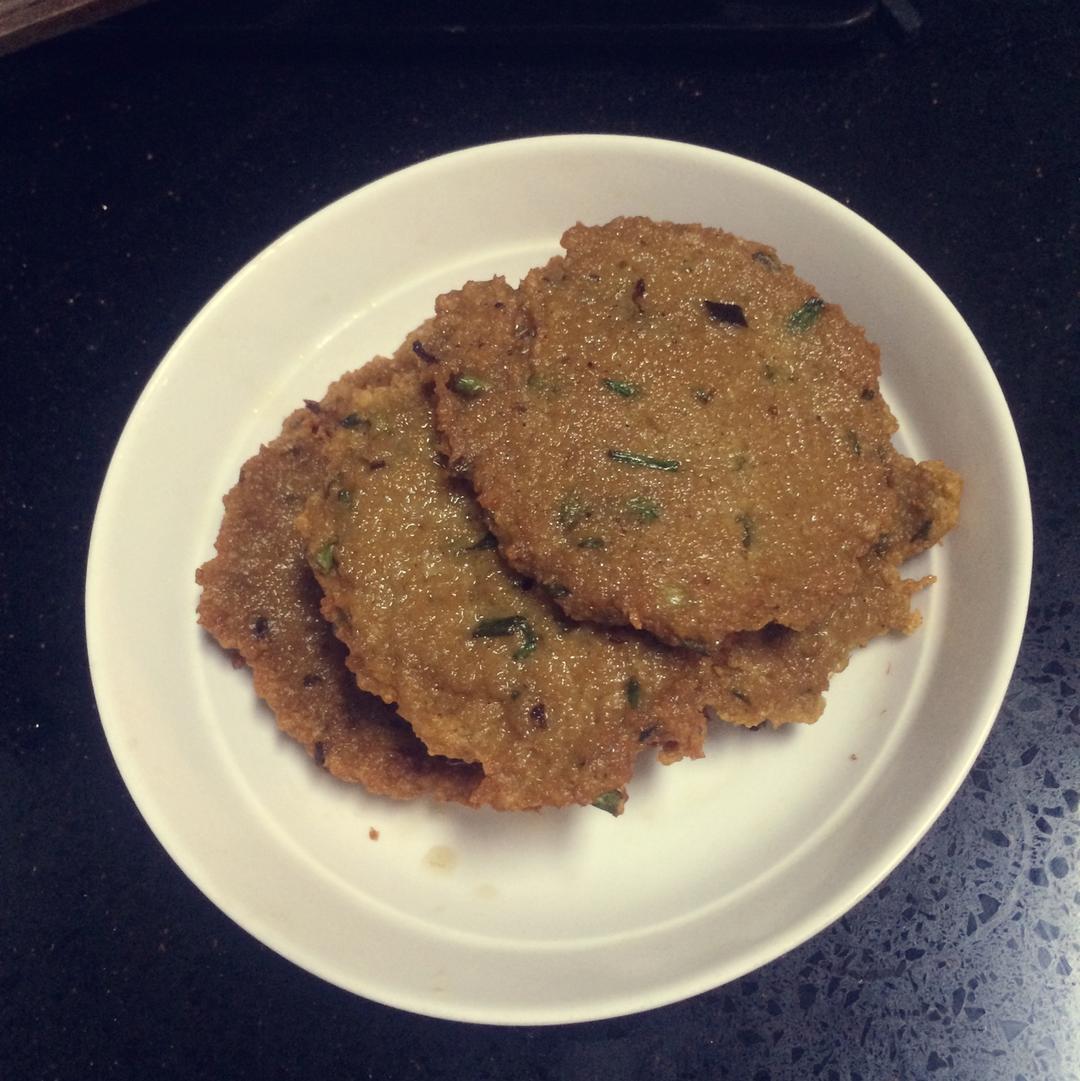 艾米爱下厨做的懒人快手餐:鸡蛋藕饼