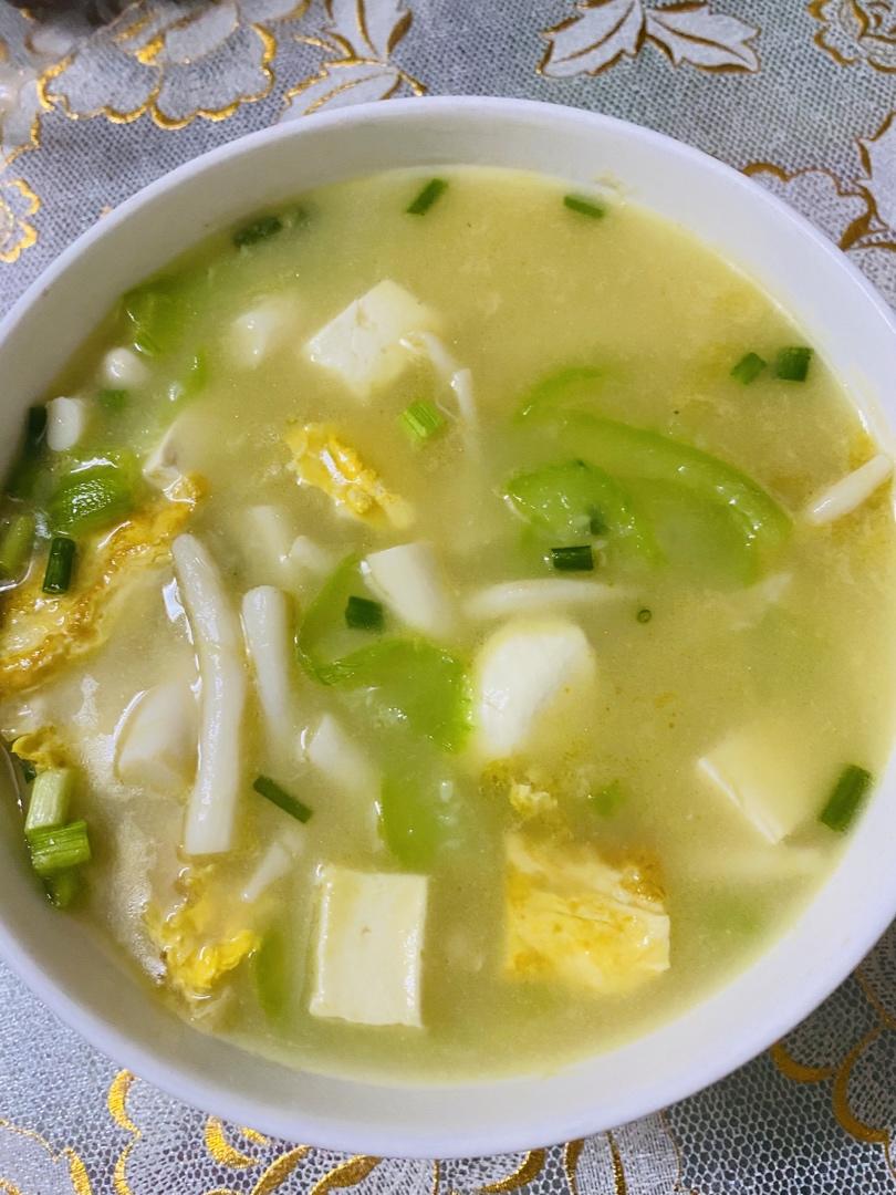 丝瓜鸡蛋烩白玉菇