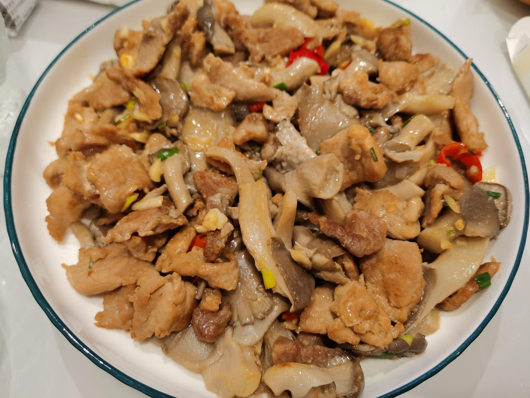 平菇炒肉片
