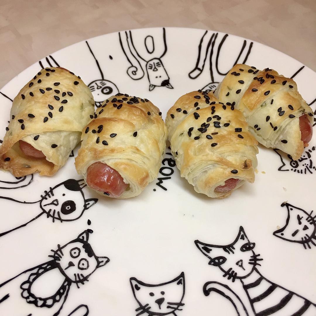 香肠酥皮卷：手抓饼皮还能这样吃，不用和面快速搞定早餐