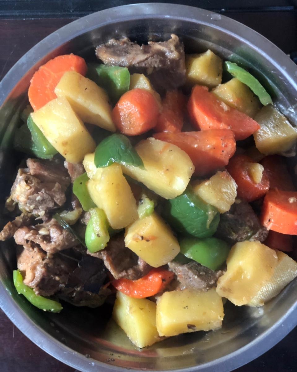 土豆炖排骨