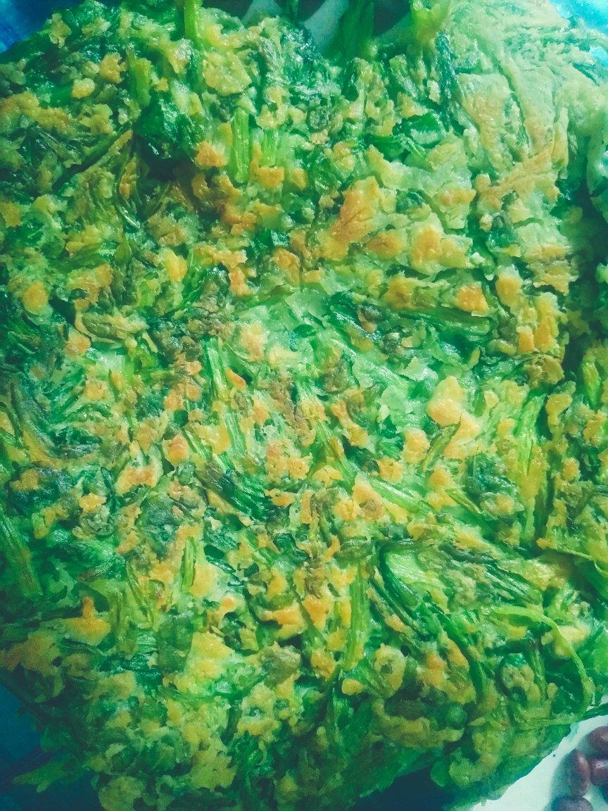 煎茼蒿粑粑，哎呀，真的是太喜欢这个味道啦！😅