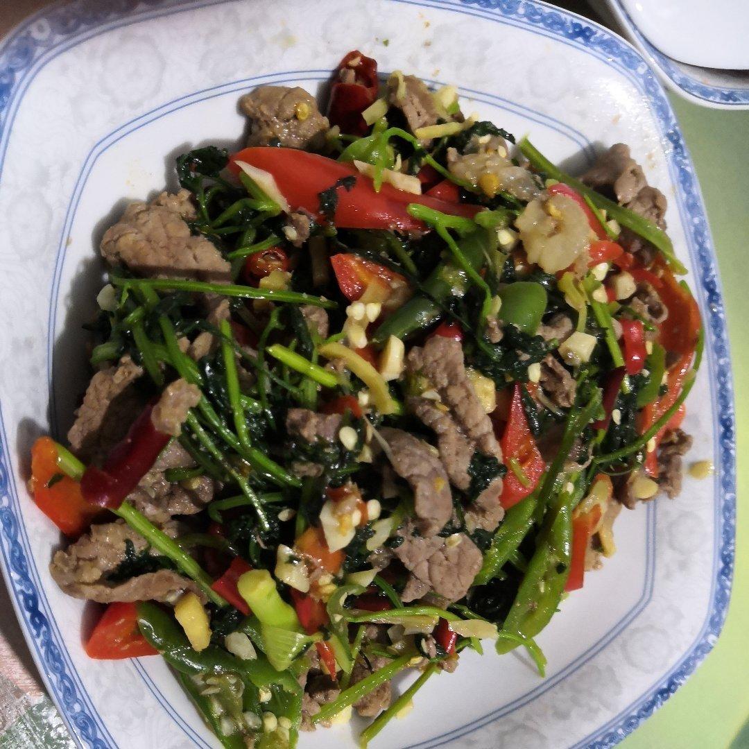 香菜炒牛肉（嫩）