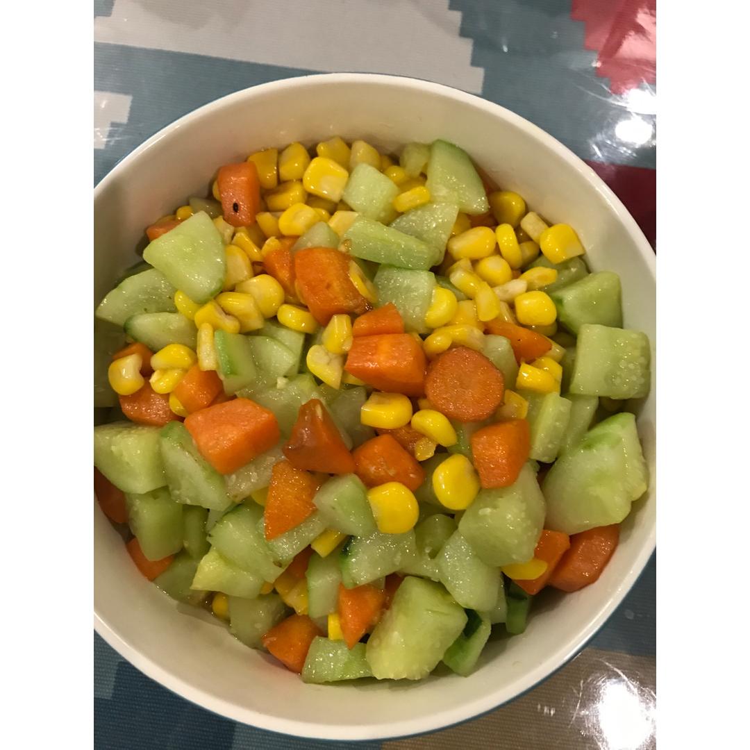 胡萝卜玉米炒黄瓜