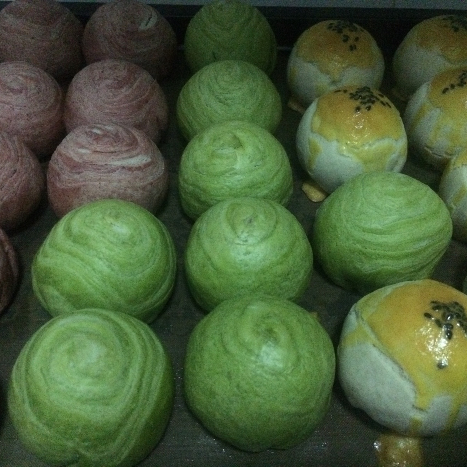 蛋黄酥~紫薯、抹茶、原味~花好月圆，中秋快乐~内附一次做六色蛋黄酥方法~