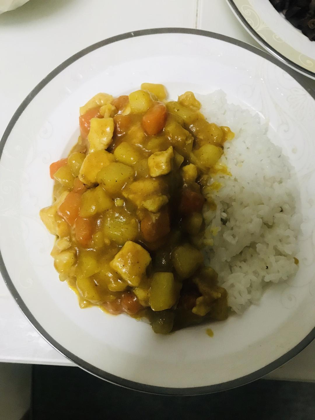 咖喱鸡块盖饭（做饭小白一看就会）的做法