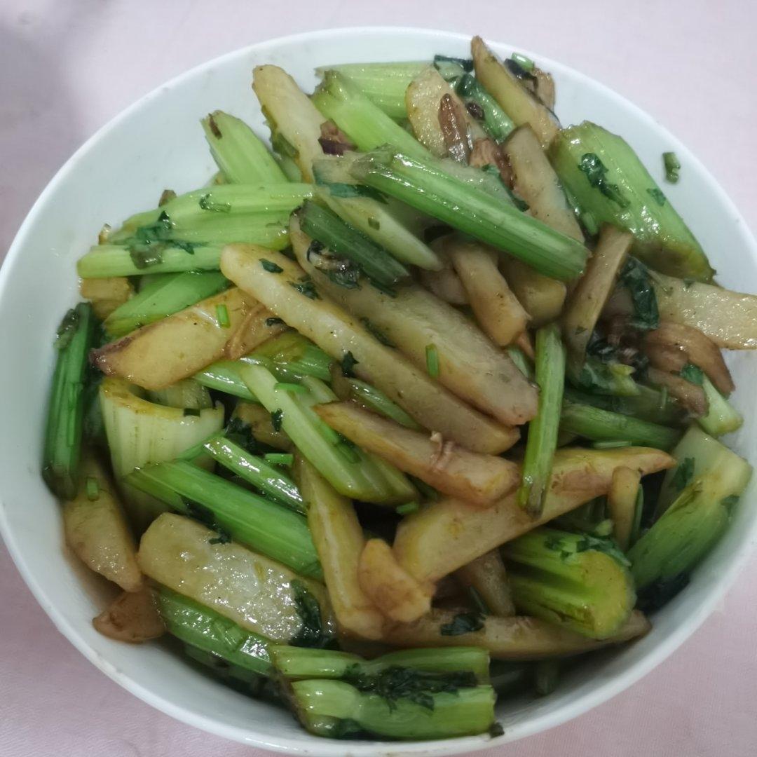 芹菜炒土豆条