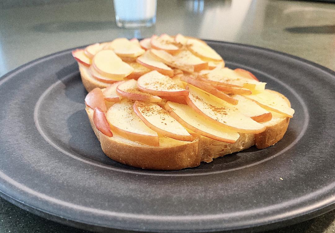 快手肉桂苹果吐司