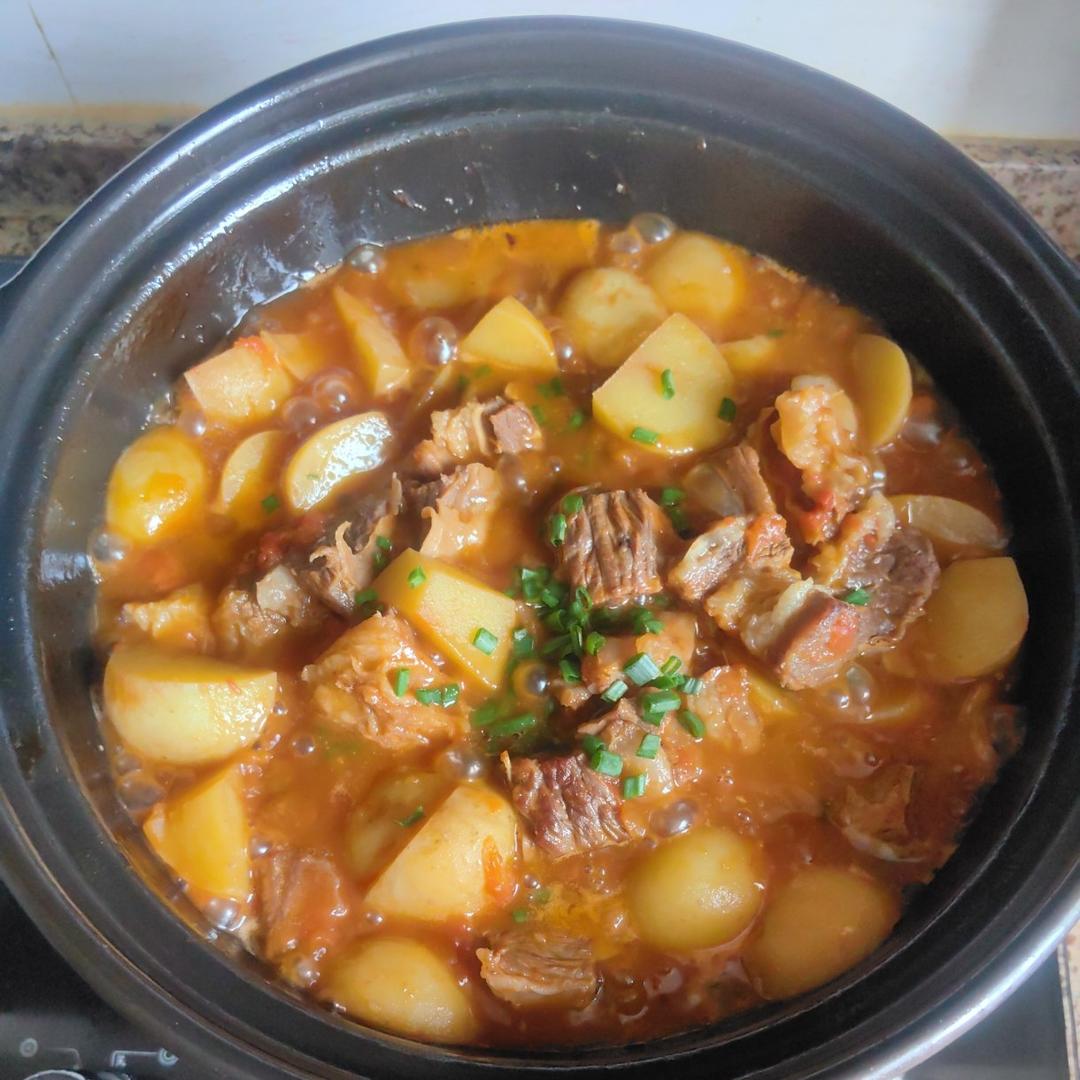 【番茄土豆炖牛腩】