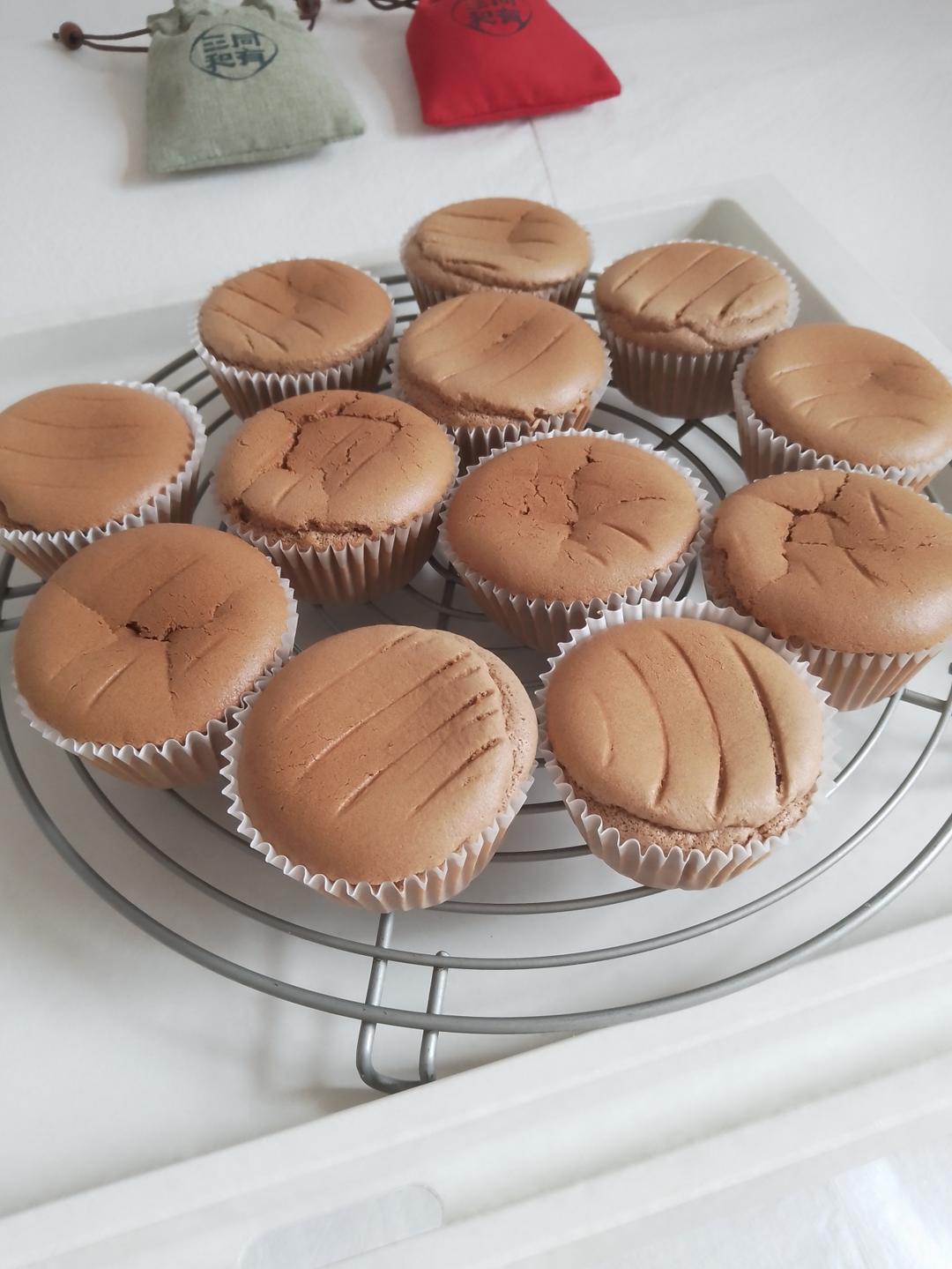 巧克力纸杯蛋糕