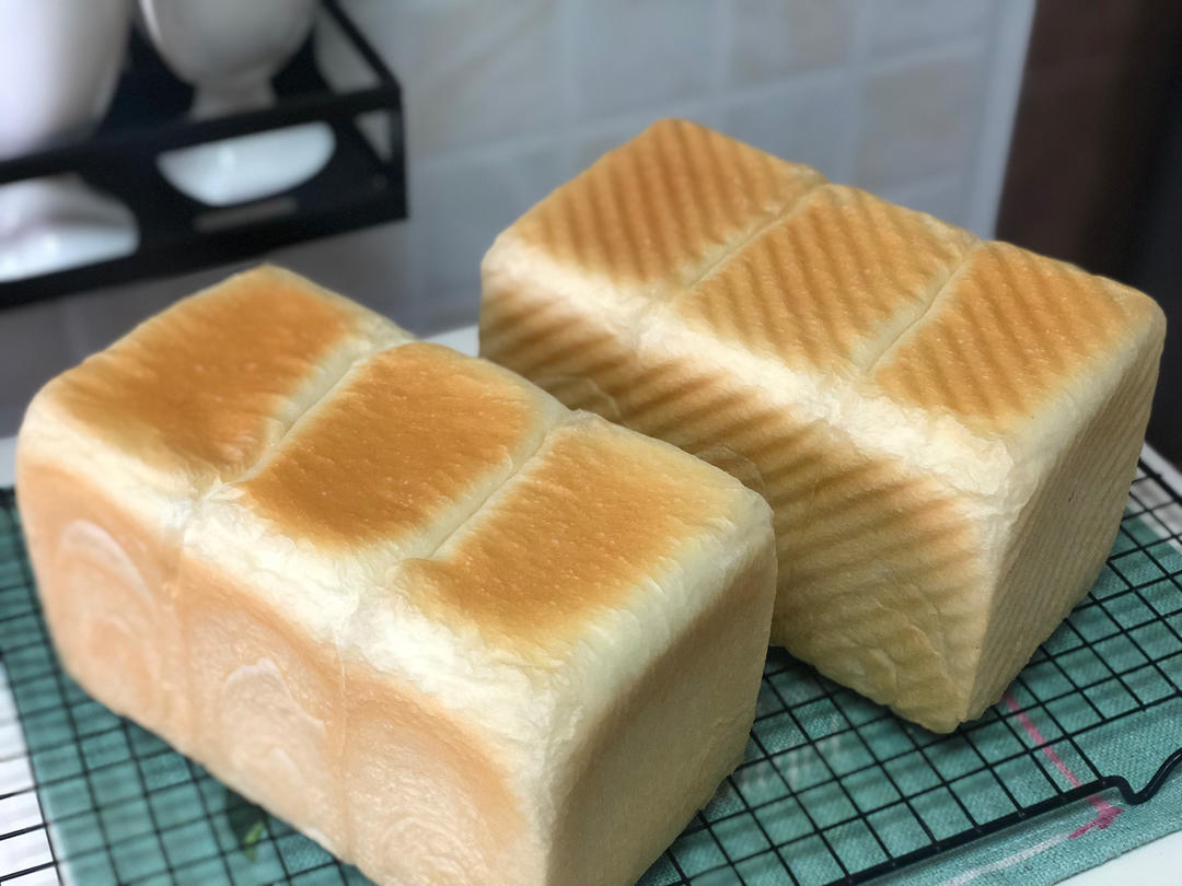 手撕鲜奶蛋白吐司