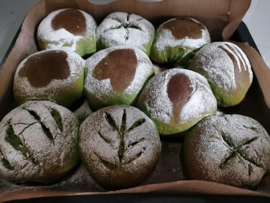 抹茶豆沙奶酪软欧包