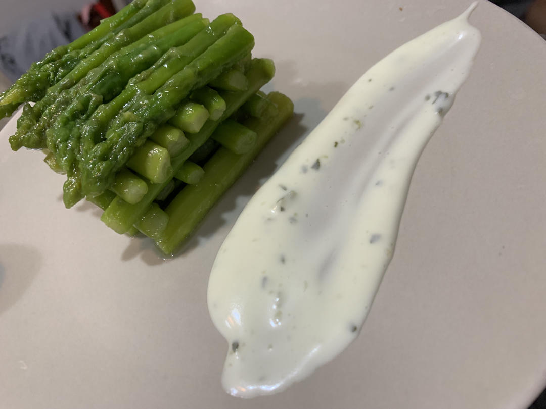 无油煎芦笋，配荷兰酱，健康美味