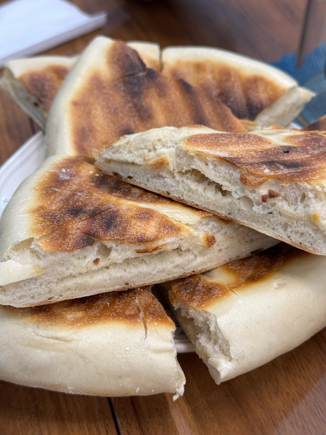 外表焦香、内里松软的发面饼