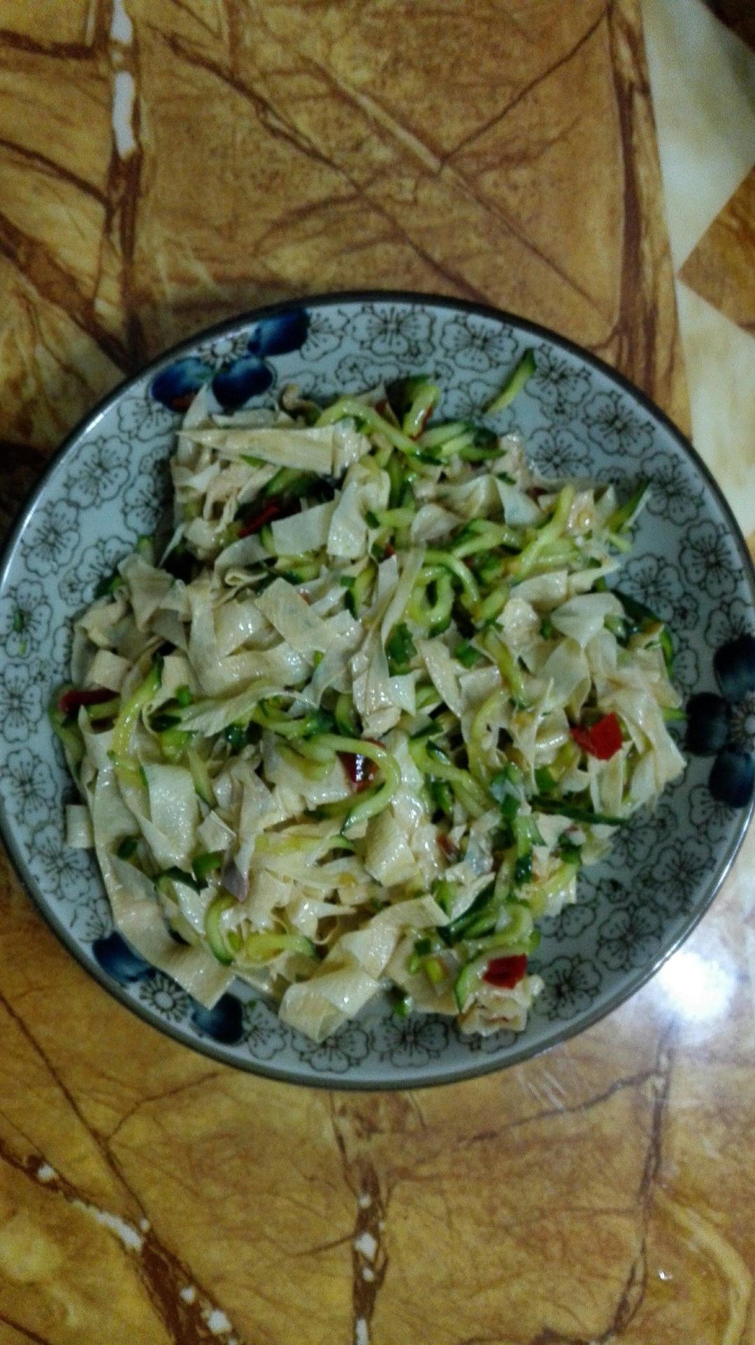 凉拌豆腐皮