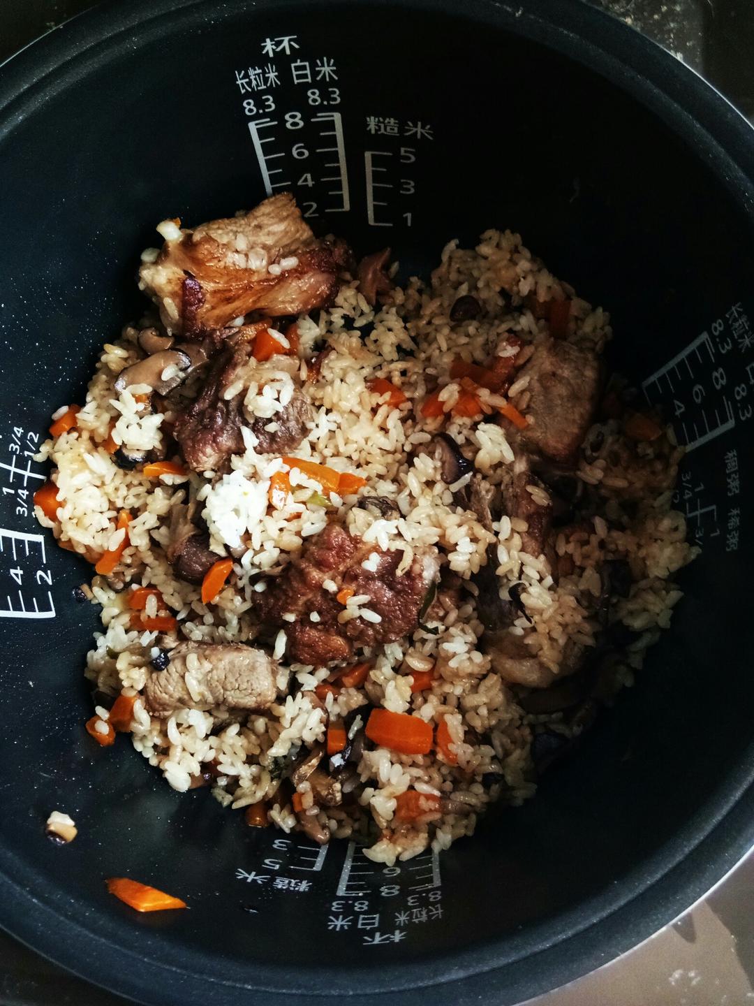 喷香排骨焖饭（爆好吃）