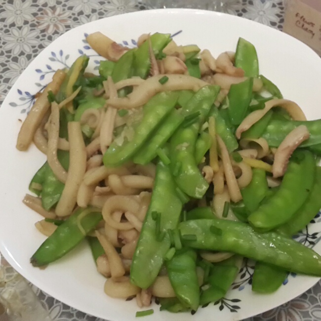 鲜鱿炒荷兰豆