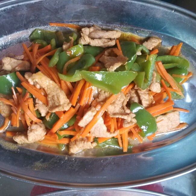 胡萝卜青椒炒肉片