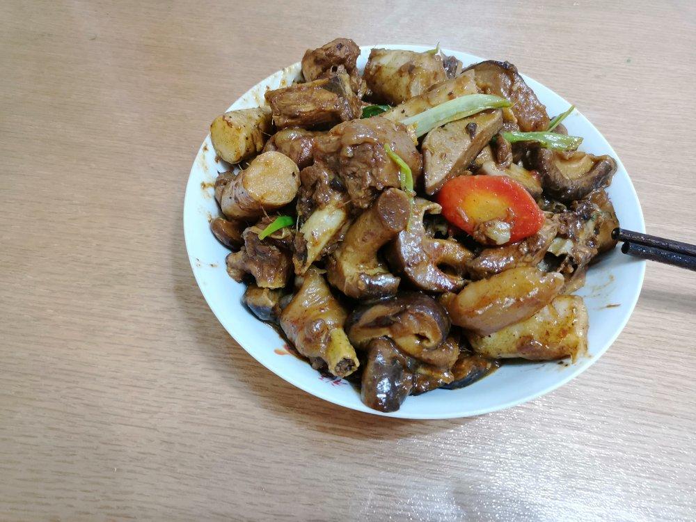 家常香菇焖鸡