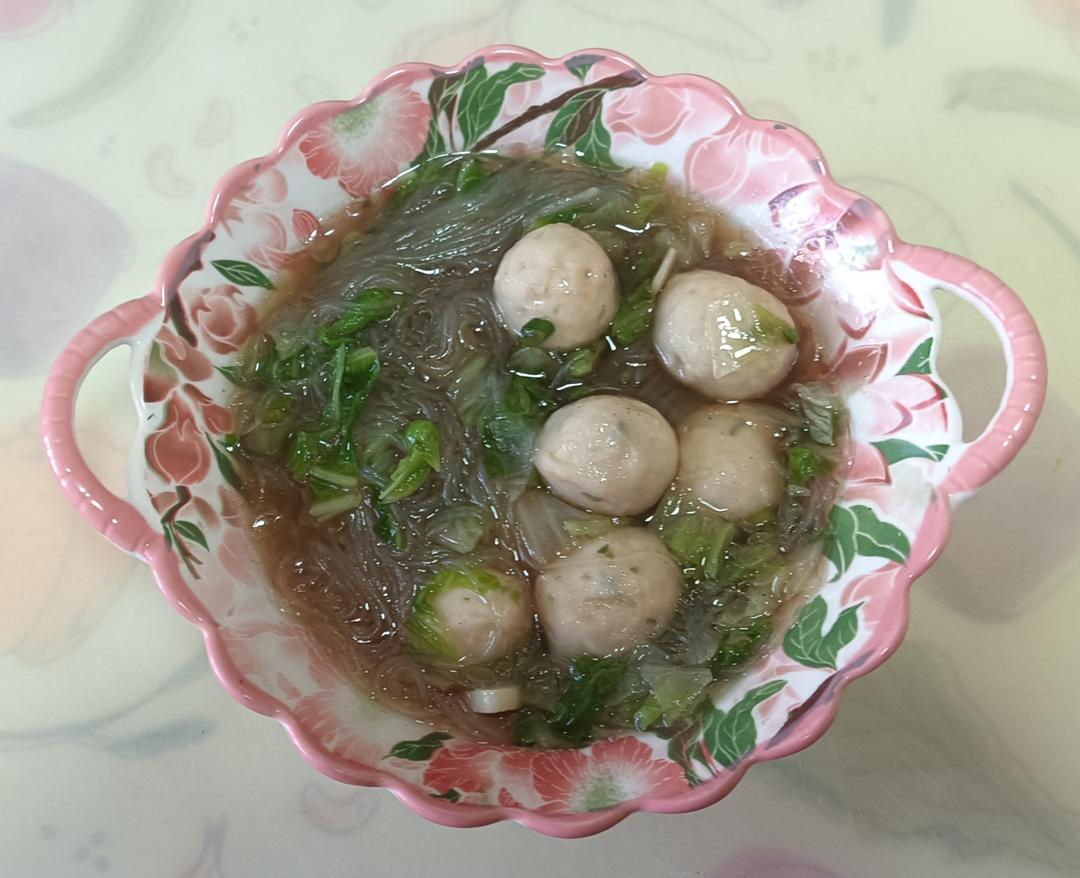 白菜粉丝鱼丸汤